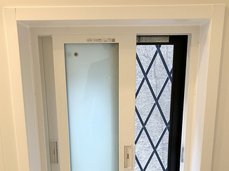 断熱リフォーム ユニットバスの保温力を高める、トリプルガラスの浴室窓